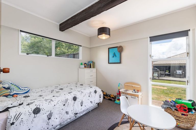 Photo of property in 25 Kopara Grove, Stokes Valley, Lower Hutt, 5019