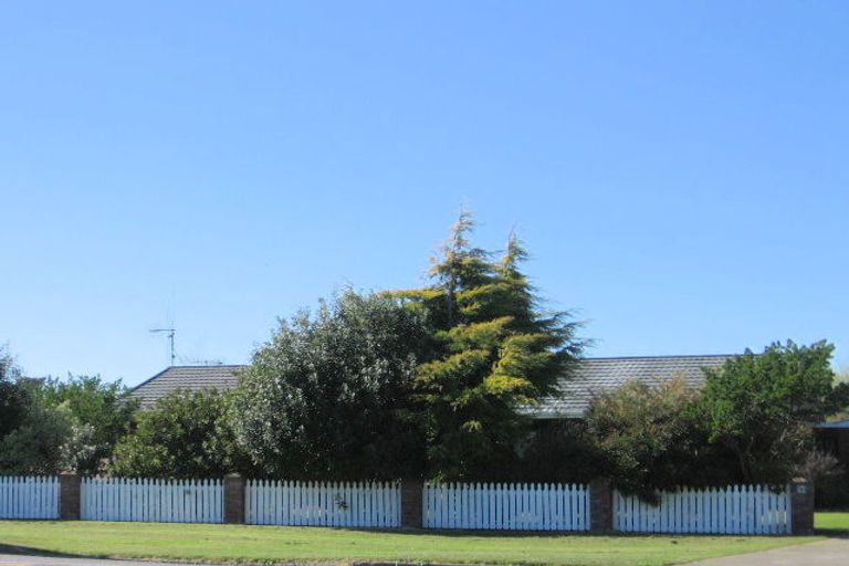 Photo of property in 32 Russell Street, Foxton, 4814