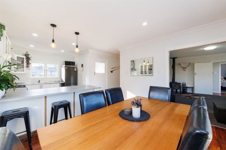 Photo of property in 41 Pahiatua Street, Hokowhitu, Palmerston North, 4410