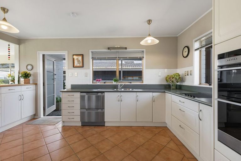 Photo of property in 61 Rosario Crescent, Red Beach, 0932