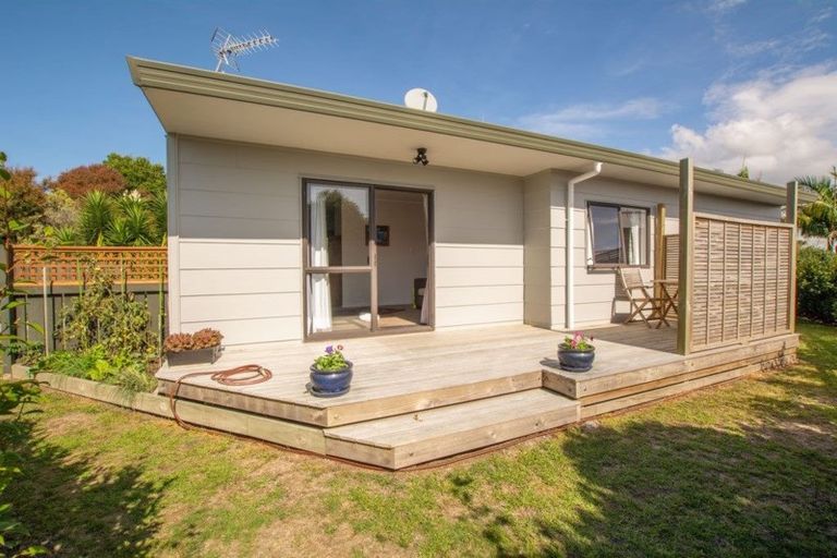 Photo of property in 33b Lyn Grove, Papamoa Beach, Papamoa, 3118