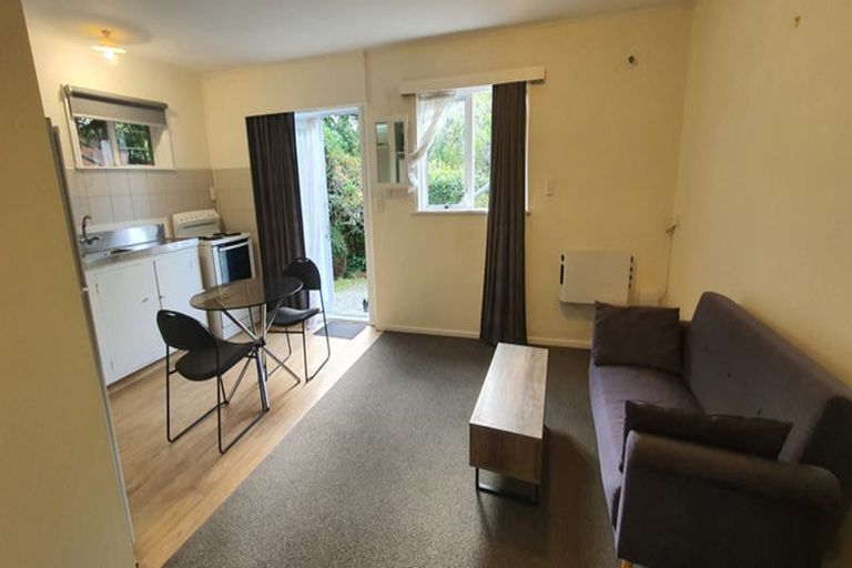 Photo of property in 18 Tawa Terrace, Tawa, Wellington, 5028