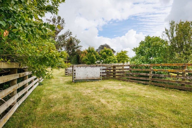 Photo of property in 852 Penny Road, Sanson, Palmerston North, 4479