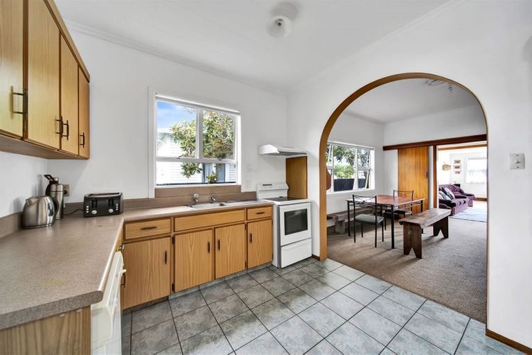 Photo of property in 223 Glover Road, Hawera, 4610