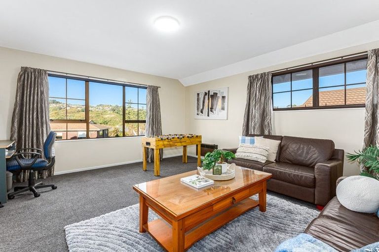 Photo of property in 31 Burbank Crescent, Churton Park, Wellington, 6037