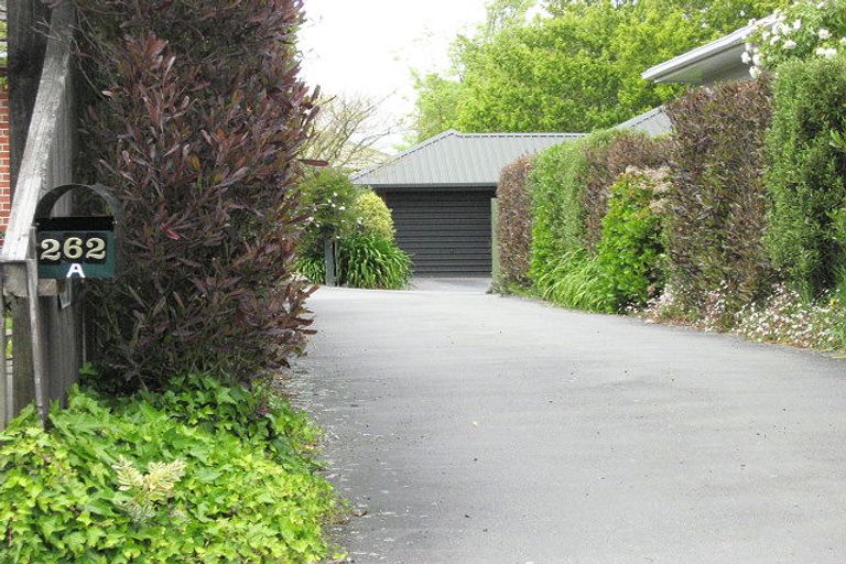 Photo of property in 2/262 Ilam Road, Burnside, Christchurch, 8053