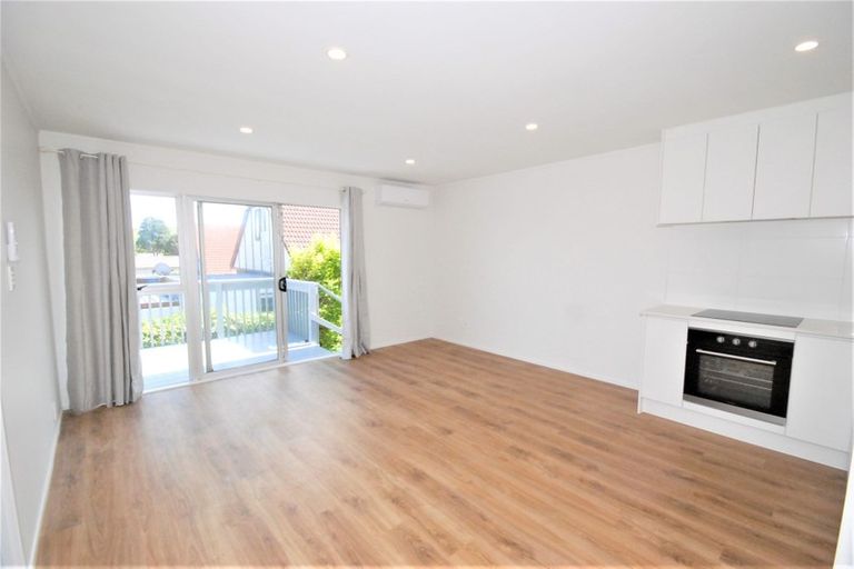 Photo of property in 2/52 Cherry Road, Bucklands Beach, Auckland, 2014