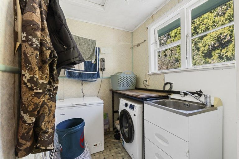 Photo of property in 70 Glenpark Avenue, Frankleigh Park, New Plymouth, 4310