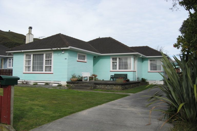 Photo of property in 41 Russell Road, Wainuiomata, Lower Hutt, 5014