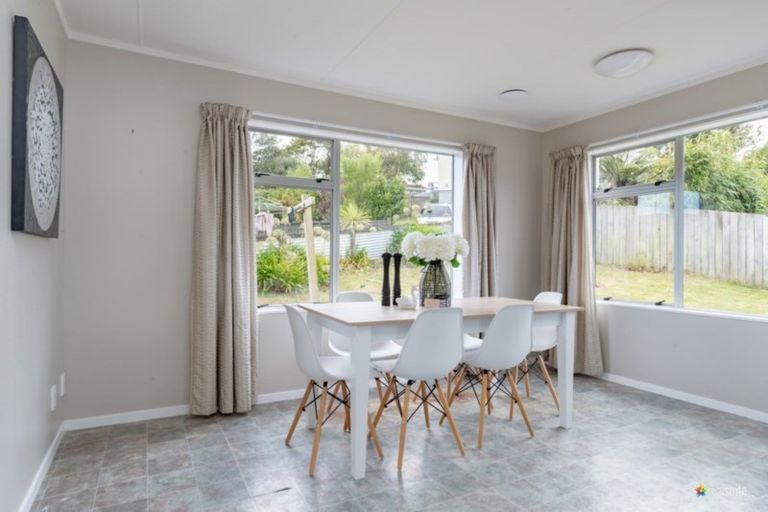 Photo of property in 118 Norana Road, Timberlea, Upper Hutt, 5018