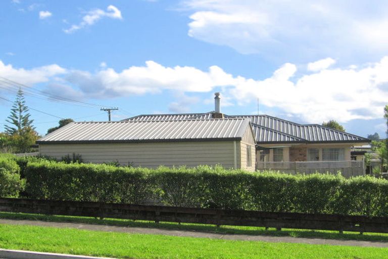 Photo of property in 330 Glengarry Road, Glen Eden, Auckland, 0602