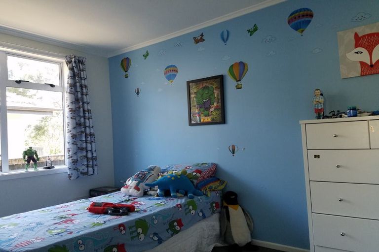 Photo of property in 4 Wharf Road, Te Atatu Peninsula, Auckland, 0610