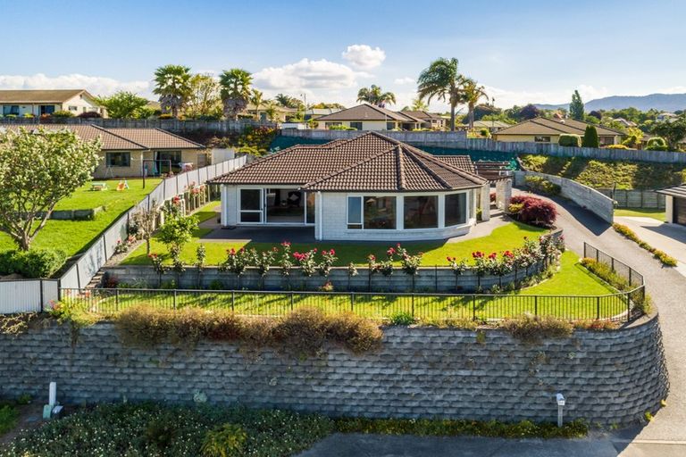 Photo of property in 15 Allanah Place, Te Puke, 3119