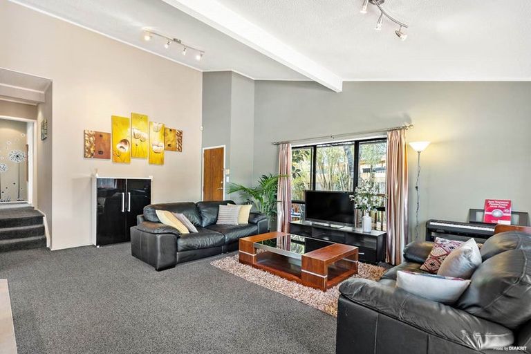 Photo of property in 3/20a Lavery Place, Sunnynook, Auckland, 0632