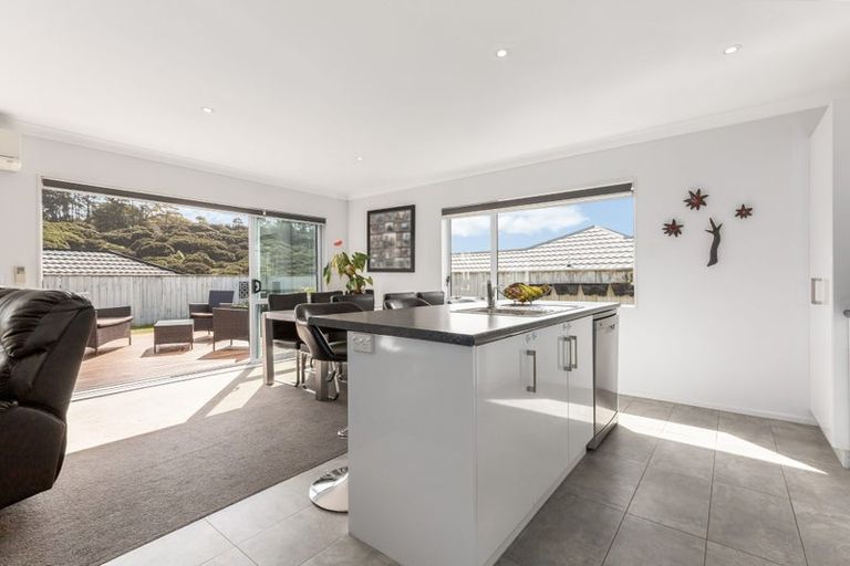 Photo of property in 4 Moonsail Drive, Whitby, Porirua, 5024