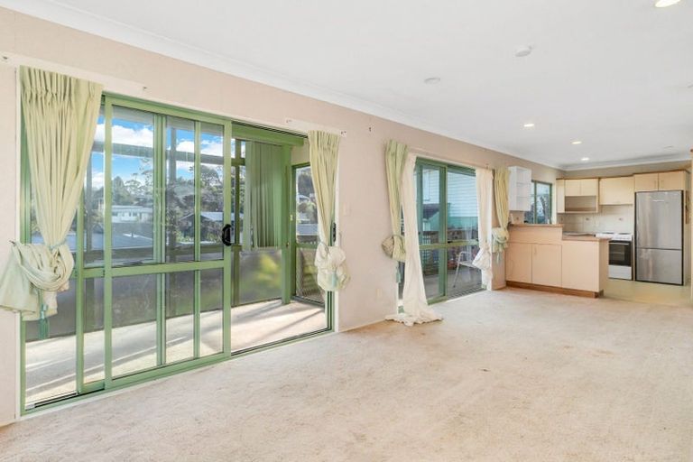 Photo of property in 67 Rangeview Road, Sunnyvale, Auckland, 0612