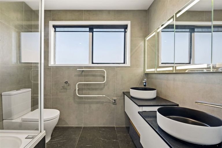 Photo of property in 3 Rehia Road, Massey, Auckland, 0614