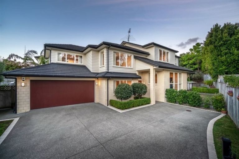 Photo of property in 14 Bur Oak Terrace, Schnapper Rock, Auckland, 0632