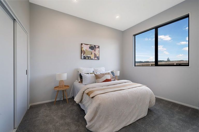 Photo of property in 41 Mcindoe Road, Kumeu, 0810