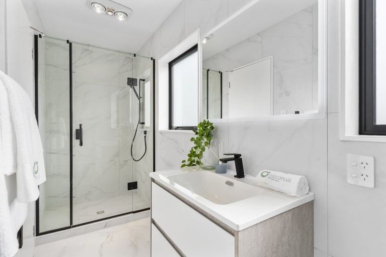 Photo of property in 44c Blakeborough Drive, Forrest Hill, Auckland, 0620