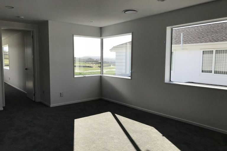 Photo of property in 18 Colonial Drive, Silverdale, 0932