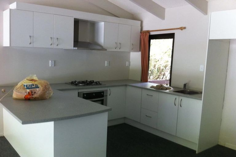 Photo of property in 24 Bond Crescent, Forrest Hill, Auckland, 0620