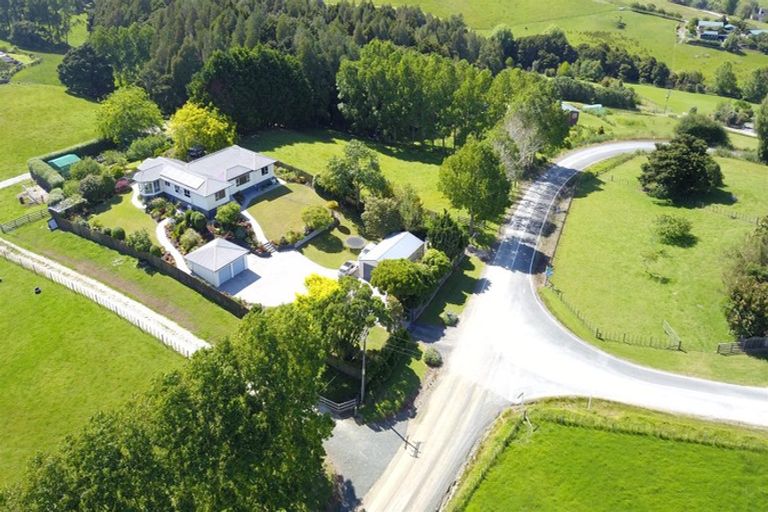 Photo of property in 254 Gorge Road, Maungaturoto, 0588