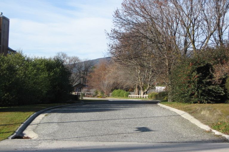 Photo of property in 1 Blacksmiths Lane, Wanaka, 9305