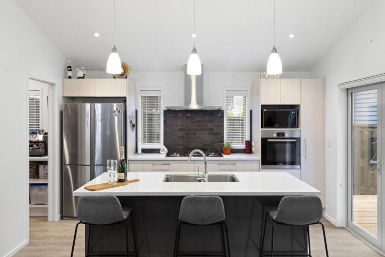 Photo of property in 11 Knoll Rise, Pukekohe, 2120