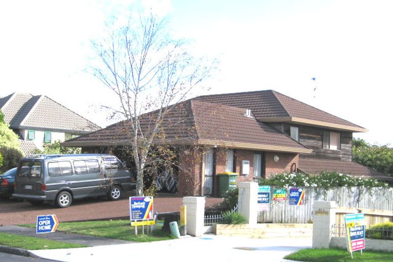 Photo of property in 63 Simmental Crescent, Somerville, Auckland, 2014