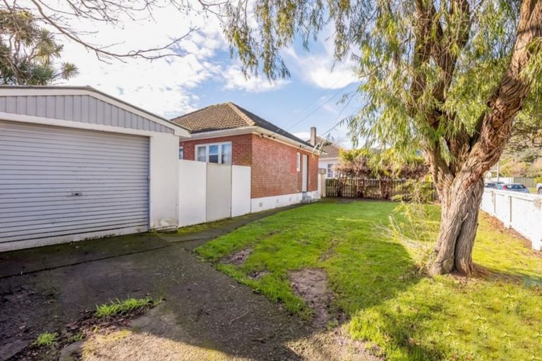 Photo of property in 1 Brown Grove, Fairfield, Lower Hutt, 5011