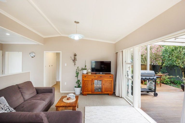 Photo of property in 121 Ruamahanga Crescent, Terrace End, Palmerston North, 4410