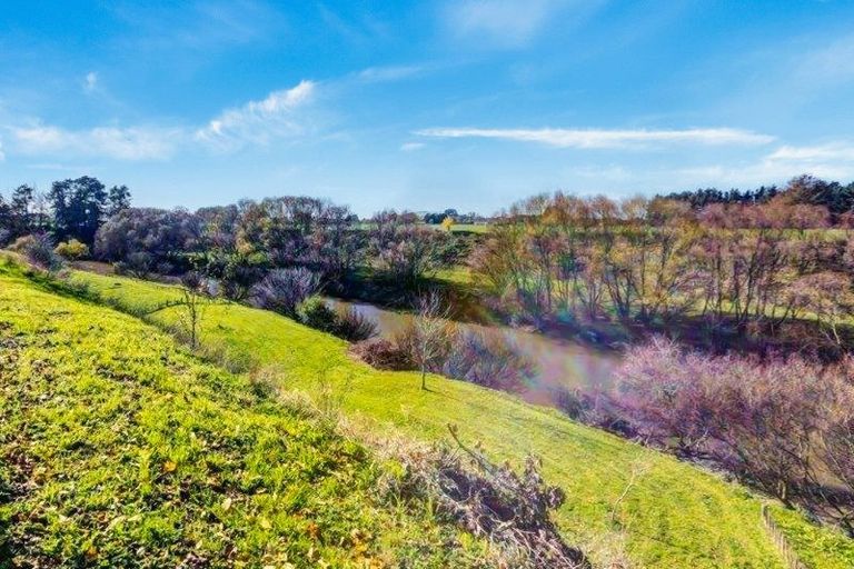 Photo of property in 166 Te Pahu Road, Te Pahu, Hamilton, 3285