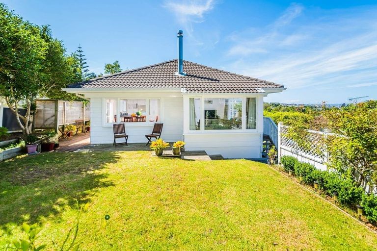 Photo of property in 121 Stredwick Drive, Torbay, Auckland, 0630