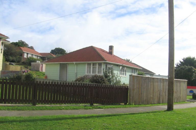 Photo of property in 14 Martin Street, Ranui, Porirua, 5024