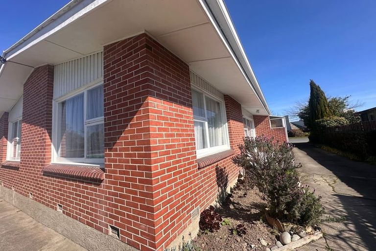 Photo of property in 2/254 Main Road North, Redwood, Christchurch, 8051