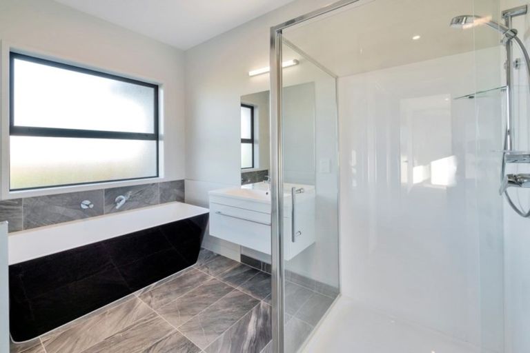 Photo of property in 24 Dame Nganeko Drive, Glenbrook, 2681