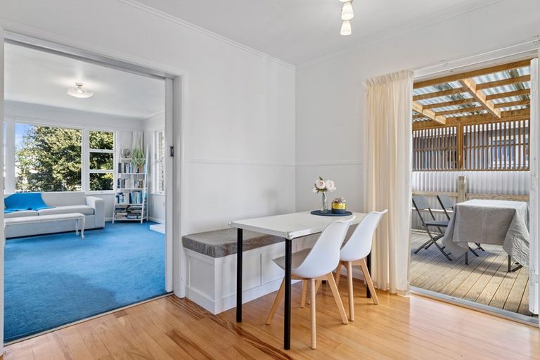 Photo of property in 14 Dover Road, St Andrews, Hamilton, 3200