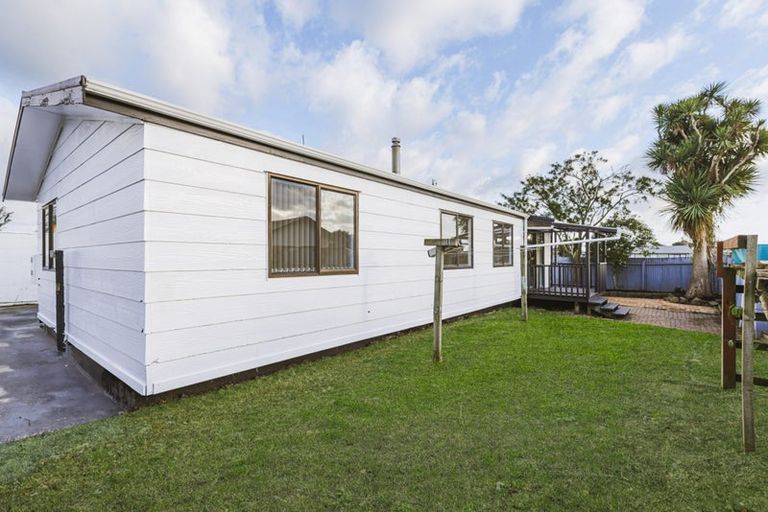 Photo of property in 2/31 Sutton Crescent, Papakura, 2110