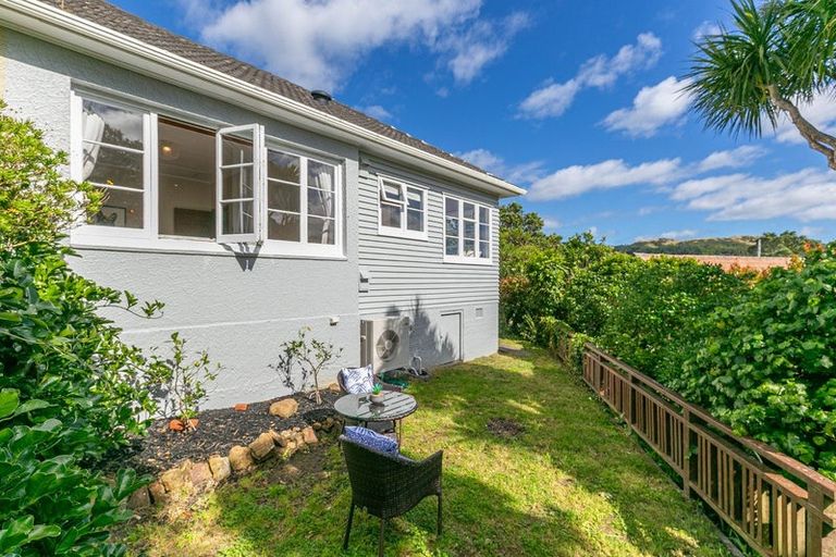 Photo of property in 16 Rodney Street, Northland, Wellington, 6012