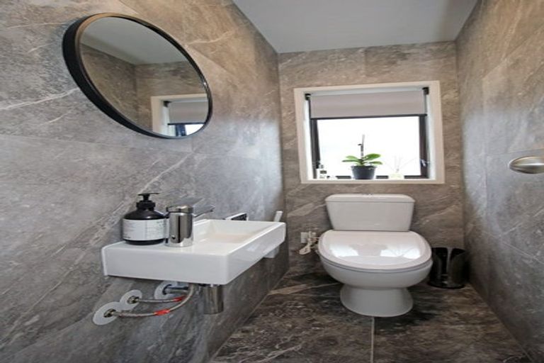 Photo of property in 2/30 Corunna Road, Milford, Auckland, 0620