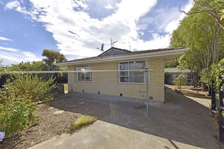 Photo of property in 1/11a Glen Place, Parklands, Christchurch, 8083