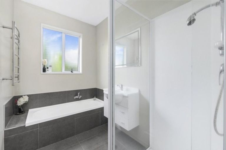 Photo of property in 106 Regency Crescent, Redwood, Christchurch, 8051