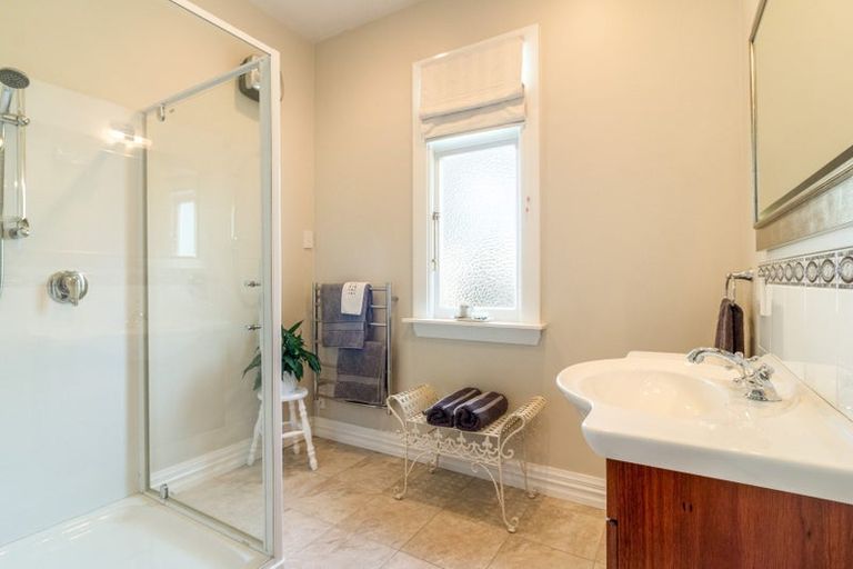 Photo of property in 20 Roa Road, Fendalton, Christchurch, 8041