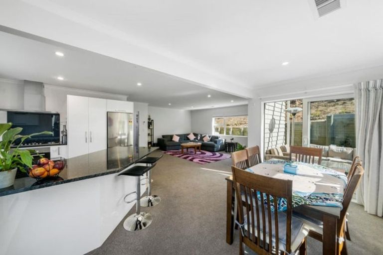 Photo of property in 29 Bickerton Rise, Churton Park, Wellington, 6037
