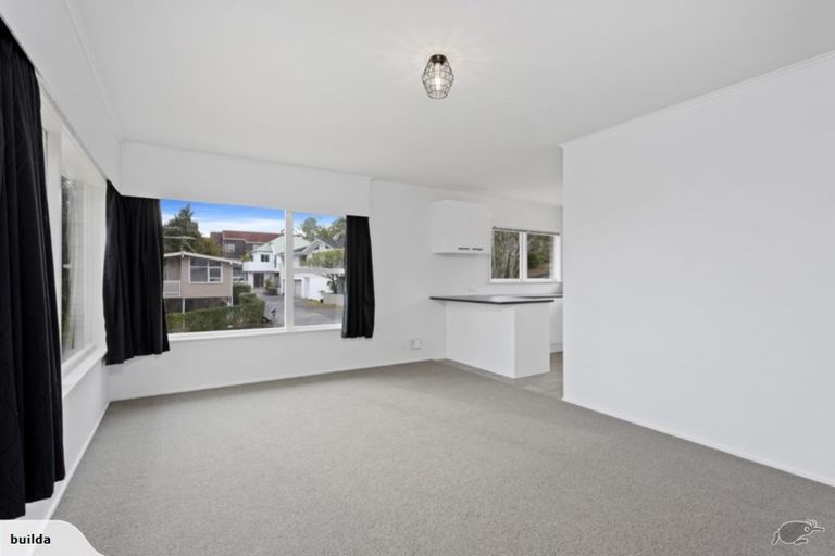 Photo of property in 1/12 Kathleen Street, Totara Vale, Auckland, 0627
