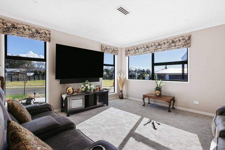 Photo of property in 18 Serenity Drive, Omokoroa, 3114