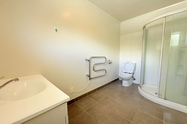 Photo of property in 1 Anakiwa Place, Milford, Auckland, 0620