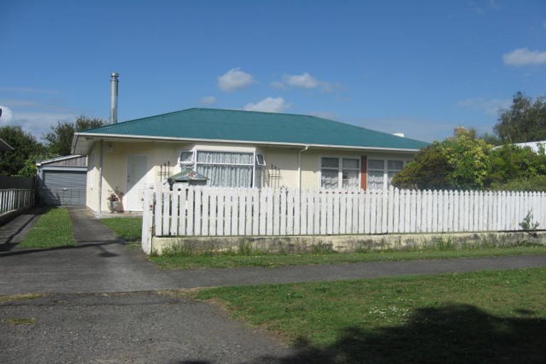 Photo of property in 4 Lewis Avenue, Aramoho, Whanganui, 4500