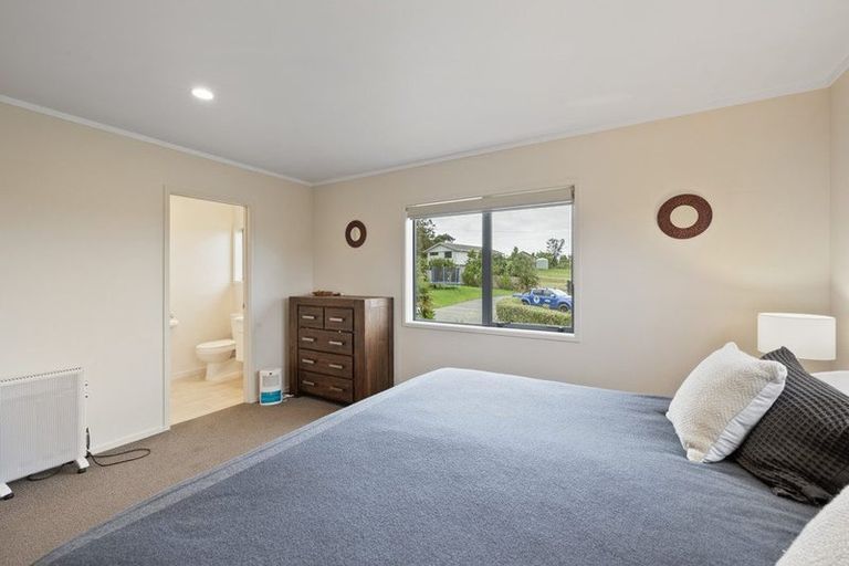 Photo of property in 11 Wharuka Glade, Mangawhai, 0505